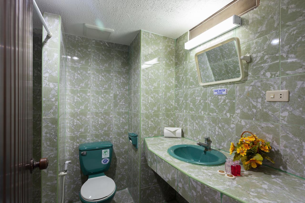 Hotel Simple Boutique Seabreeze Patong Exterior foto