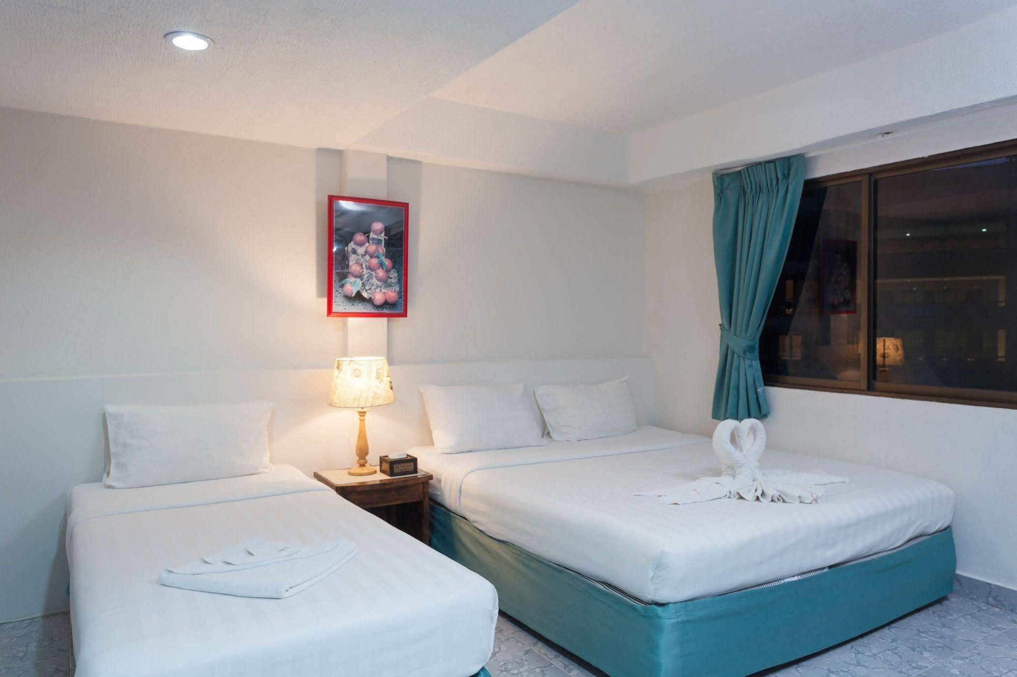 Hotel Simple Boutique Seabreeze Patong Exterior foto